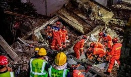 群众爆料路段塌方事件视频,XX路段发生塌方，现场紧急救援