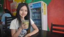 网友爆料菲律宾女孩视频,揭秘真实生活片段