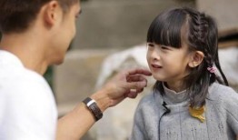 女儿爆料二叔打父亲视频,二叔暴打父亲，家庭悲剧引发社会关注