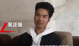 男网红和大妈大爷吃瓜,趣味横生一幕引热议