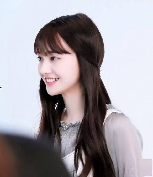 娱乐吃瓜酱周雨彤,娱乐吃瓜酱的时尚宠儿