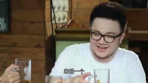 娱乐吃瓜酱精神小伙